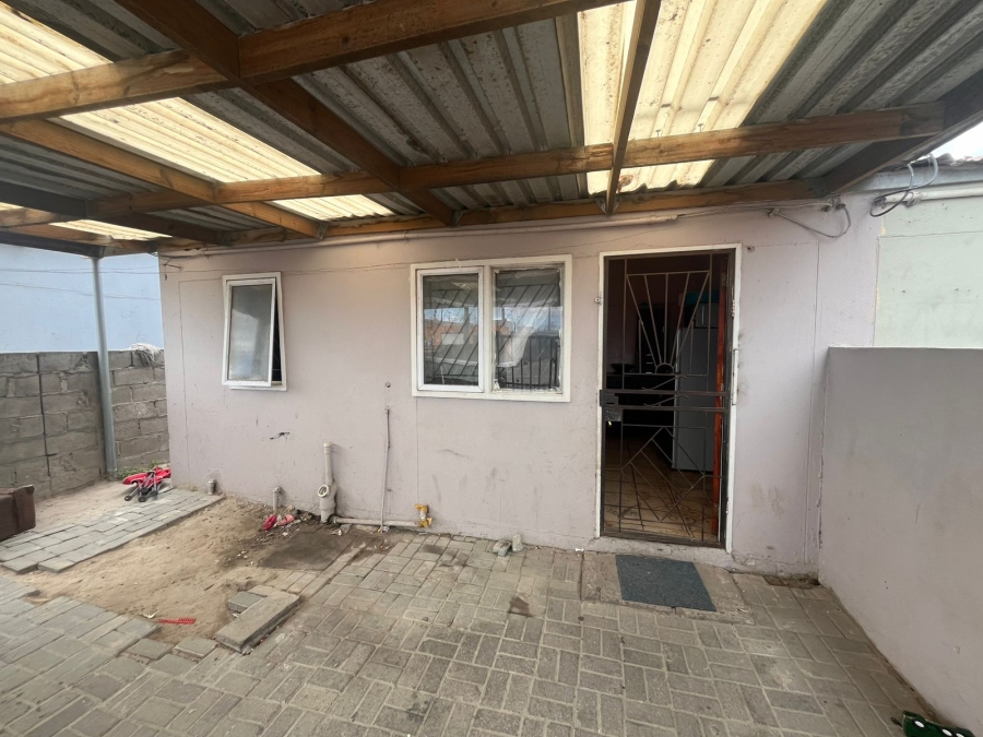 2 Bedroom Property for Sale in Delft Western Cape